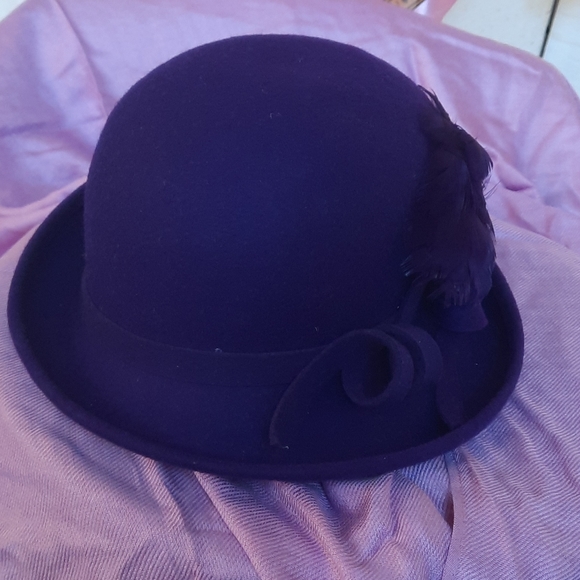 Woman\'s Dress Hat w/ Hat Box main image 4